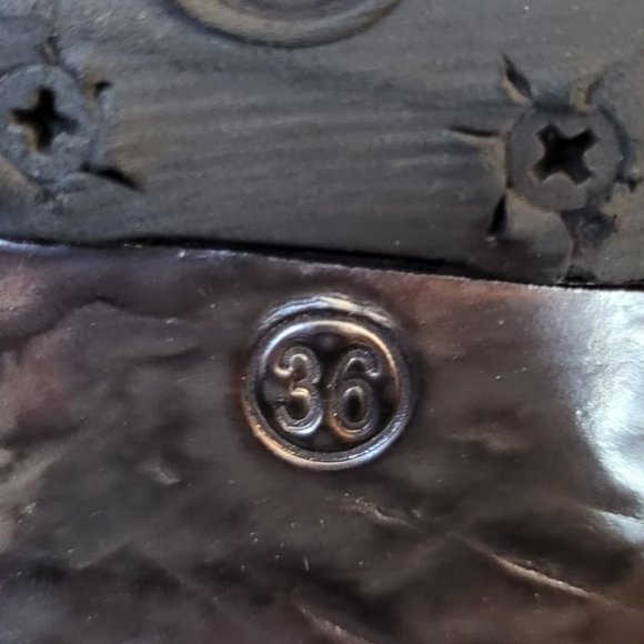 Khrio Black Shoes with Embossed Details (Size 36) - Picture 9 of 9